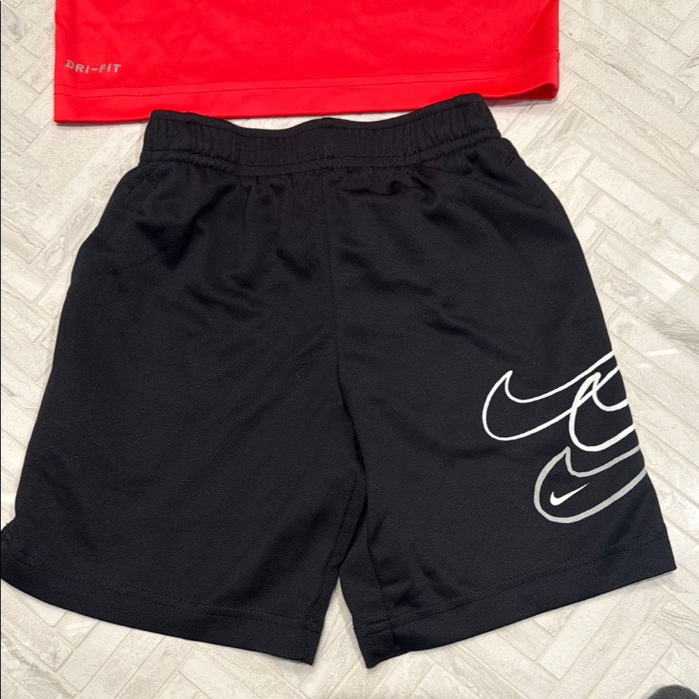Nike Neon Red T-Shirt and Black Shorts Set, kids 6 - Picture 5 of 8